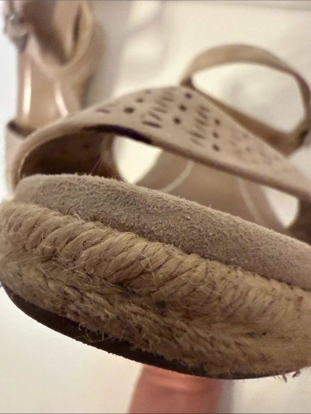 VIONIC SHOES SANDALS WEDGE STRAPS BUCKLES TAN SUEDE SIZE 7.5